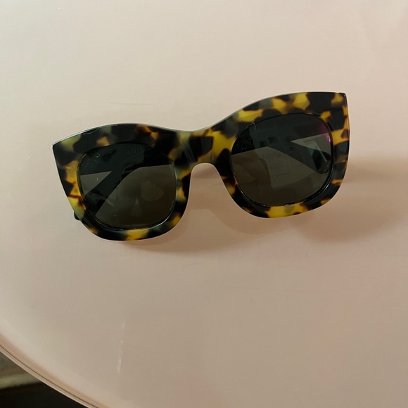 Anine Bing tortoise sunglasses - Picture 2 of 2